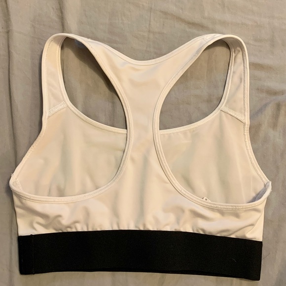 VS Sports Bra - Picture 2 of 4